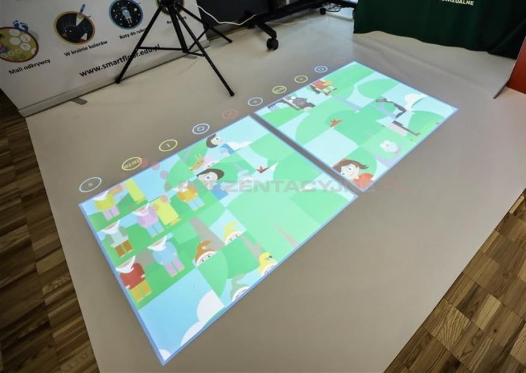 Stół i podłoga interaktywna SmartFloor 2in1